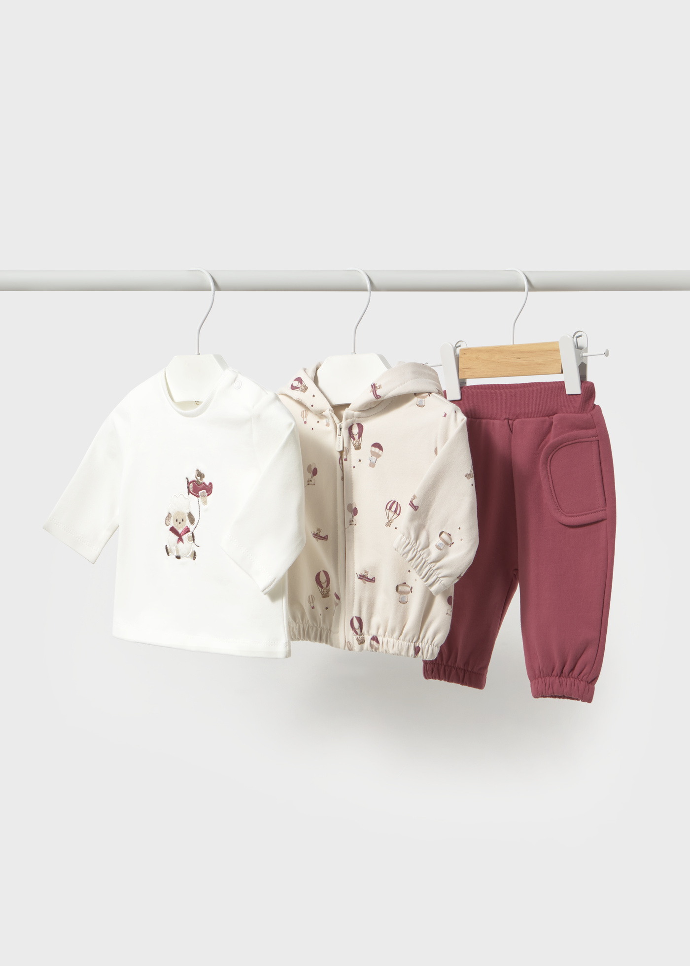 Tepláková súprava - tričko, mikina a tepláky Mayoral - 1602671048