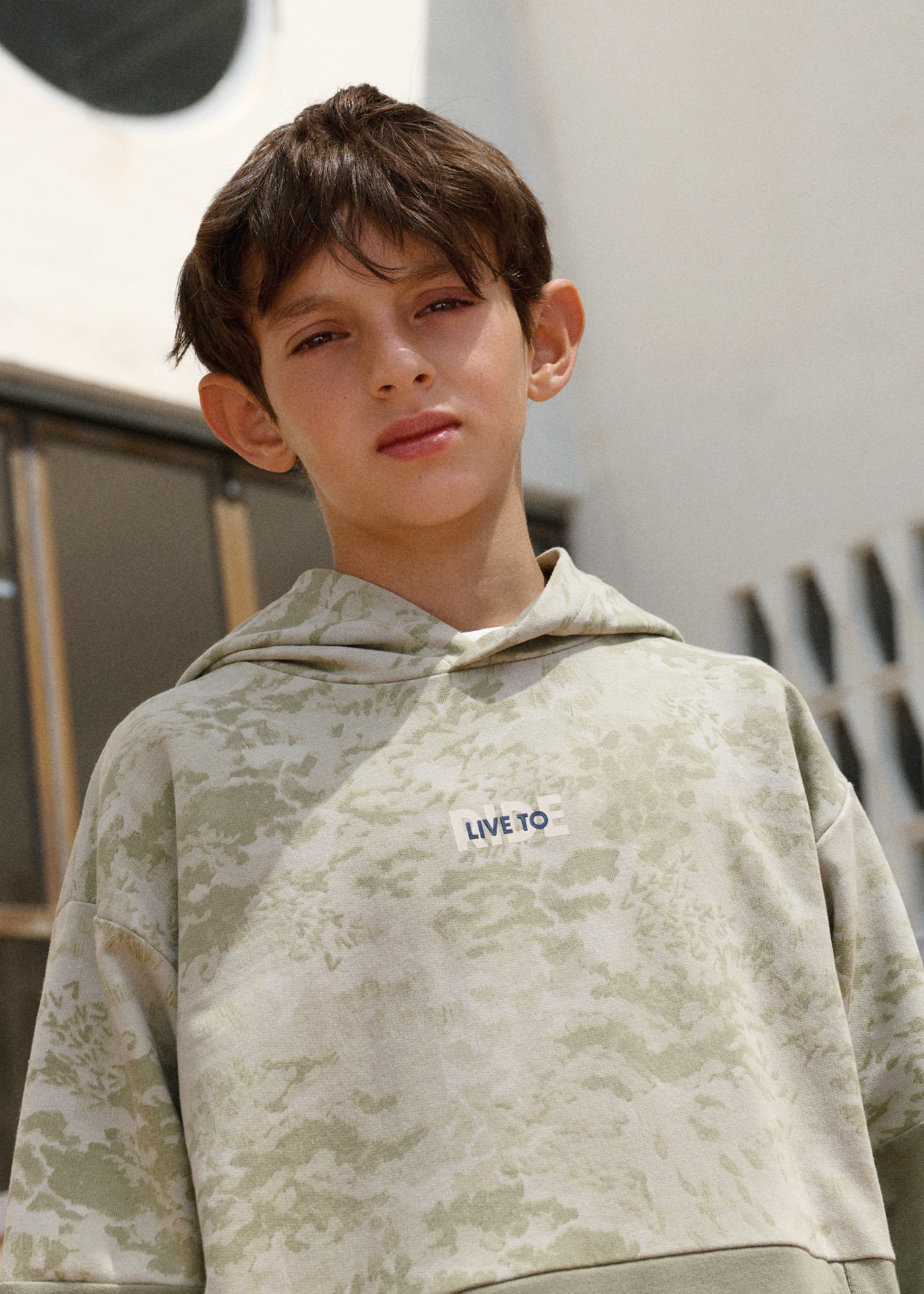 Mikina s kapucňou a zipsami Mayoral - 2606411056